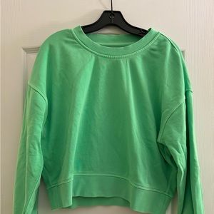 LULULEMON PERFECTLY OVERSIZED CROPPED CREW! *NEON WASH* SCREAM GREEN! Size 6! 💚